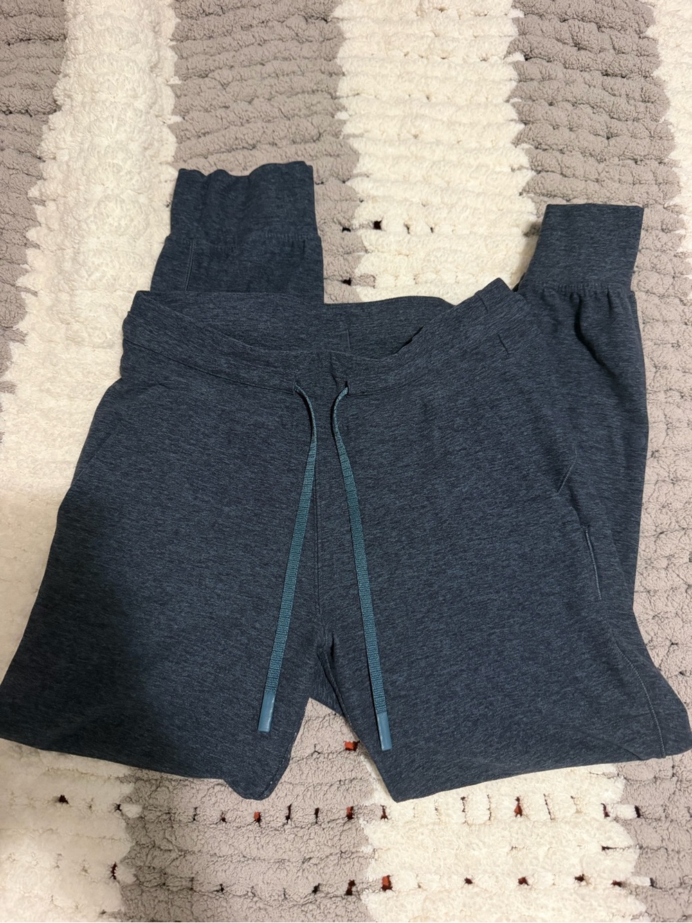Lululemon ready to rulu cropped joggers size 4 - Picture 4 of 5